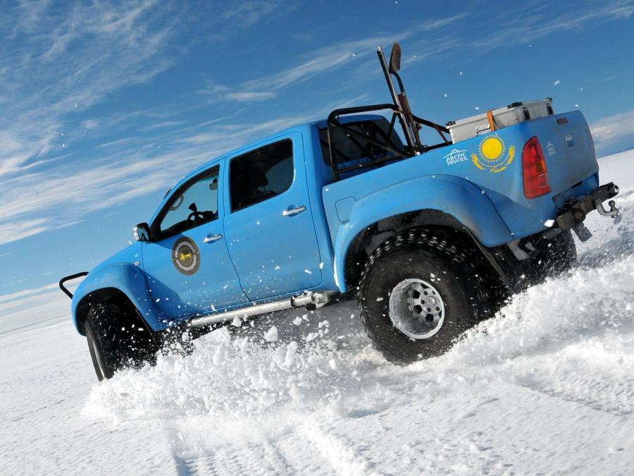  Toyota Hilux AT44 Arctic Trucks 2007 года  (фото 18 из 30)